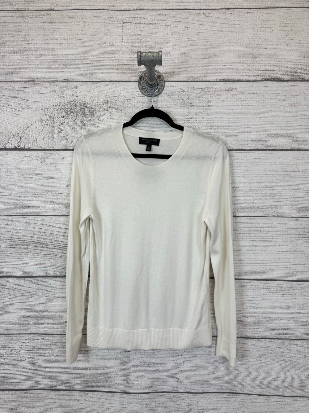 Banana Republic Factory Women's Cream Forever Lightweight  Knit Top Size Medium